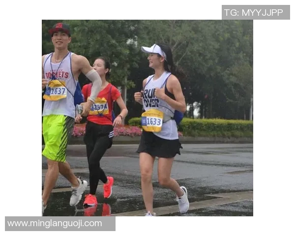 重庆滑板队在城市马拉松中的表现与比赛经验深度点评